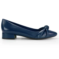 Easy Spirit Low Heels*Caster Dress Shoes